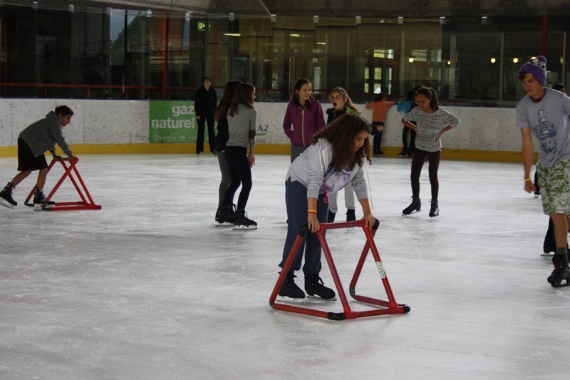 Village Camps International Summer Camp Leysin, Switzerland 2026-08-15 https://www.villagecamps.com/journals_admin/images/693-12-ice skating (13).jpg